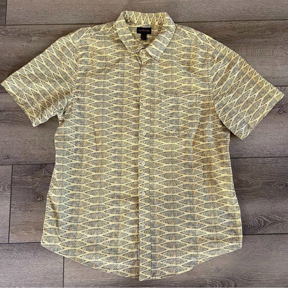 CPO Provisions Short Sleeve Button Up Size Large - Picture 1 of 4